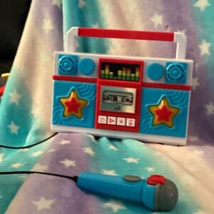 Mother goose club sing along radio with micraphone